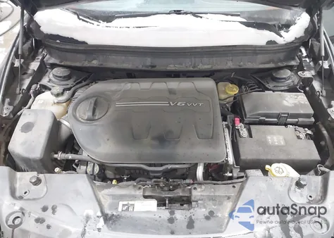 2015 Jeep Cherokee Limited z USA, uszkodzony, nr VIN 1C4PJLDS8FW762376